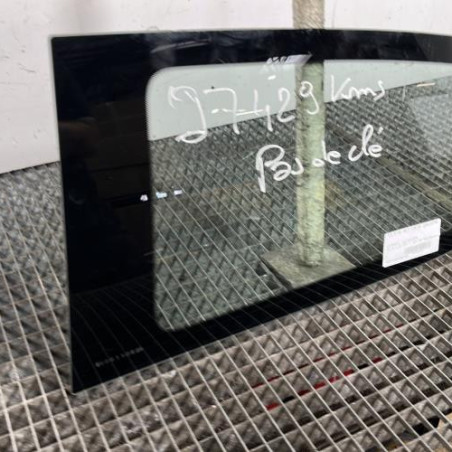 Vitre arriere gauche CITROEN C1 2 Photo n°1