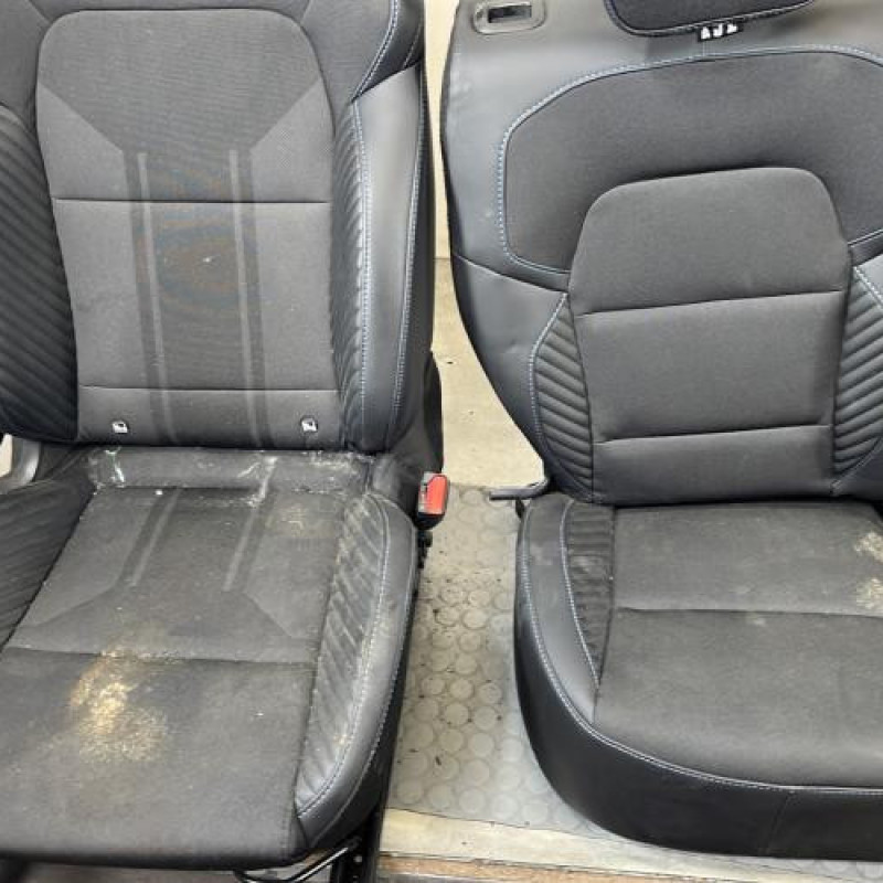 Interieur complet RENAULT CLIO 5 Photo n°6