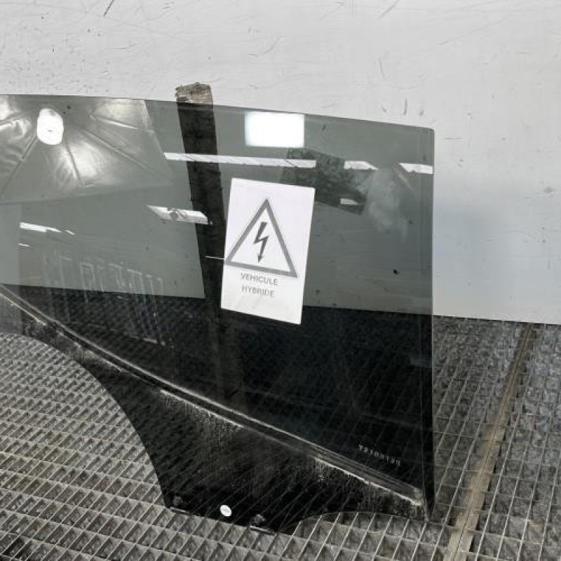 Vitre arriere droit RENAULT CLIO 5 Photo n°2