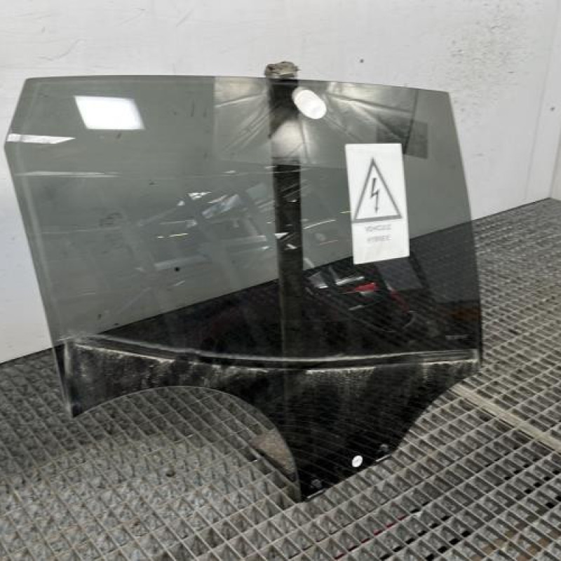 Vitre arriere droit RENAULT CLIO 5 Photo n°3
