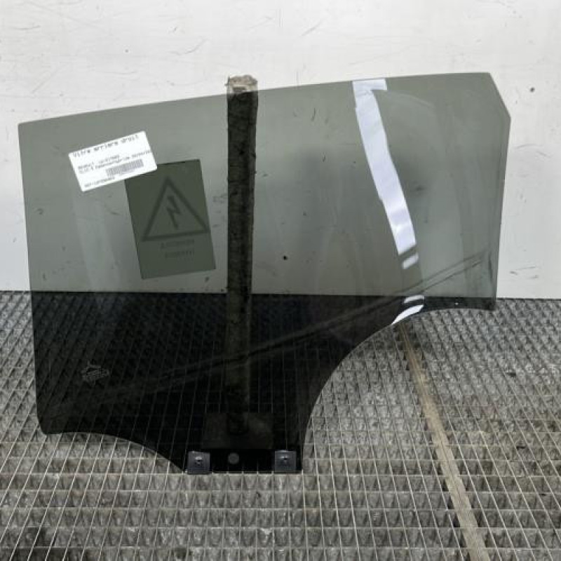 Vitre arriere droit RENAULT CLIO 5 Photo n°4