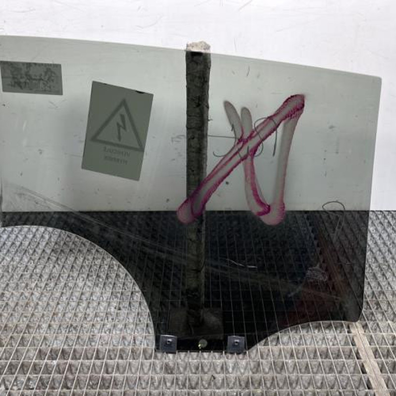 Vitre arriere gauche RENAULT CLIO 5 Photo n°4
