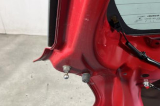 Malle/Hayon arriere SUZUKI SWIFT 5