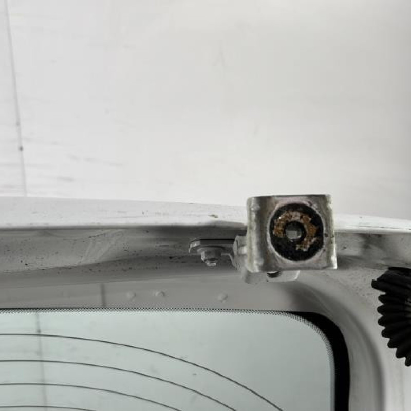 Malle/Hayon arriere FIAT QUBO Photo n°7