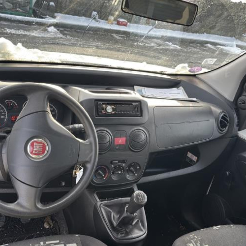Pare choc arriere FIAT QUBO Photo n°17
