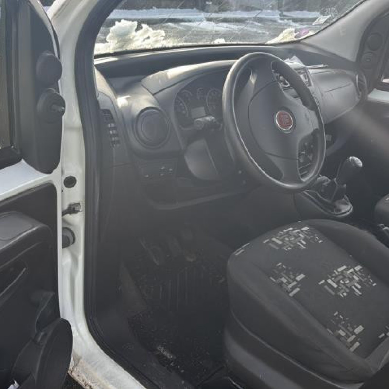 Renfort pare choc arriere (traverse) FIAT QUBO Photo n°13