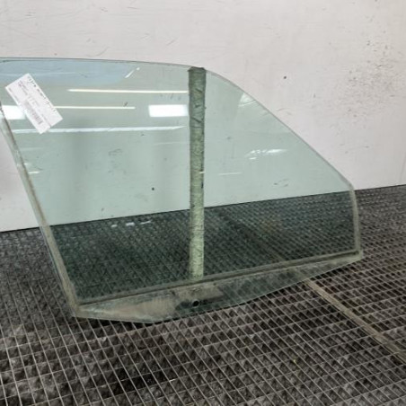 Vitre avant droit PEUGEOT 106