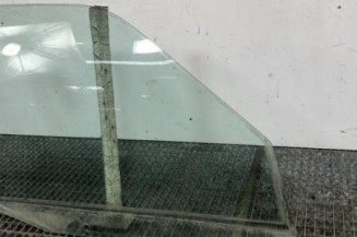 Vitre avant droit PEUGEOT 106