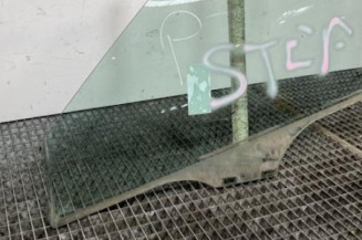 Vitre avant gauche SKODA FABIA 2
