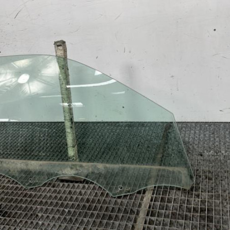 Vitre avant droit PEUGEOT 2008 2