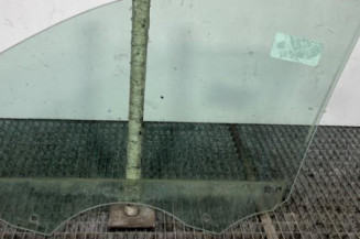 Vitre avant droit PEUGEOT 2008 2