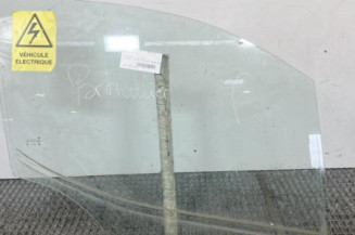 Vitre avant droit NISSAN NV200 Photo n°1