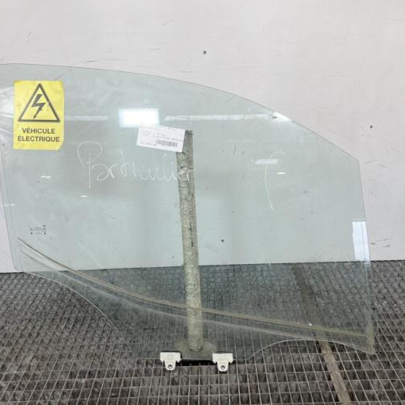 Vitre avant droit NISSAN NV200 Photo n°1