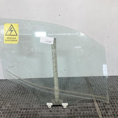 Vitre avant droit NISSAN NV200 Photo n°1