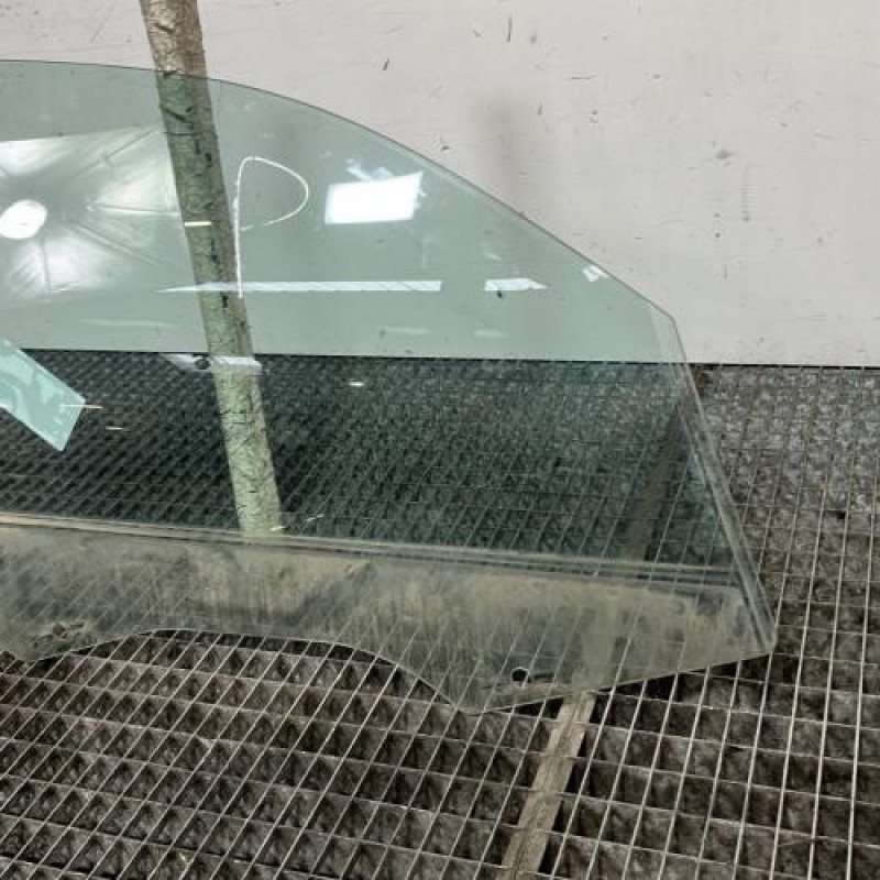 Vitre avant droit BMW SERIE 1 E87 Photo n°2