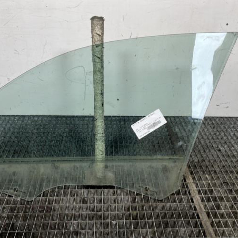 Vitre avant droit BMW SERIE 1 E87 Photo n°4
