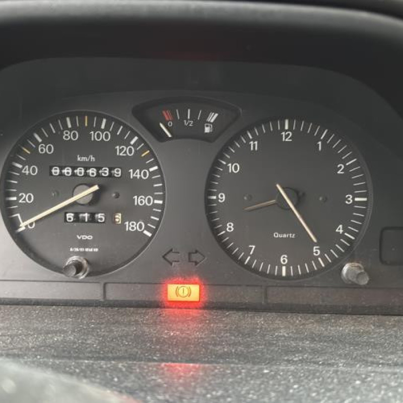 Vitre arriere droit PEUGEOT 106 Photo n°19