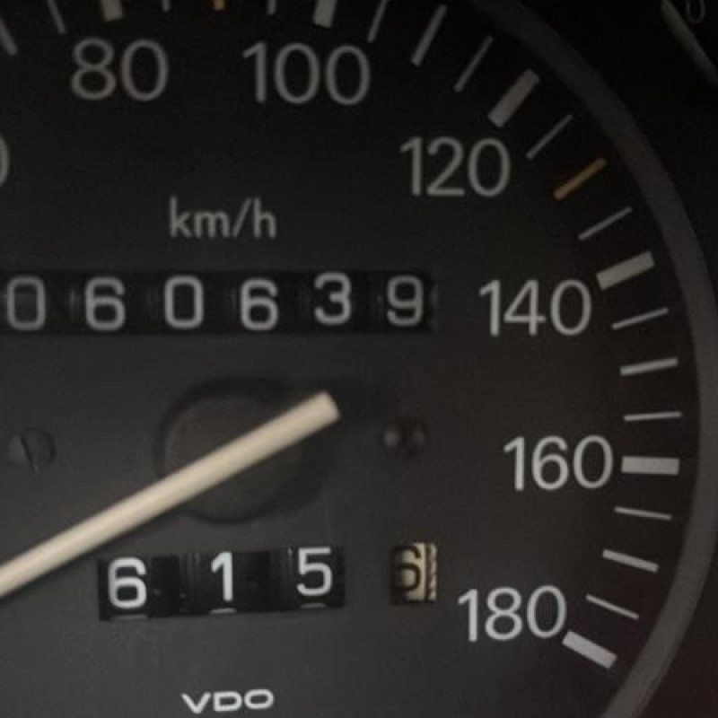 Vitre arriere droit PEUGEOT 106 Photo n°20