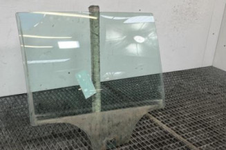 Vitre arriere droit SKODA FABIA 2 Photo n°1