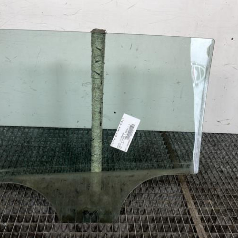 Vitre arriere droit SKODA FABIA 2 Photo n°4