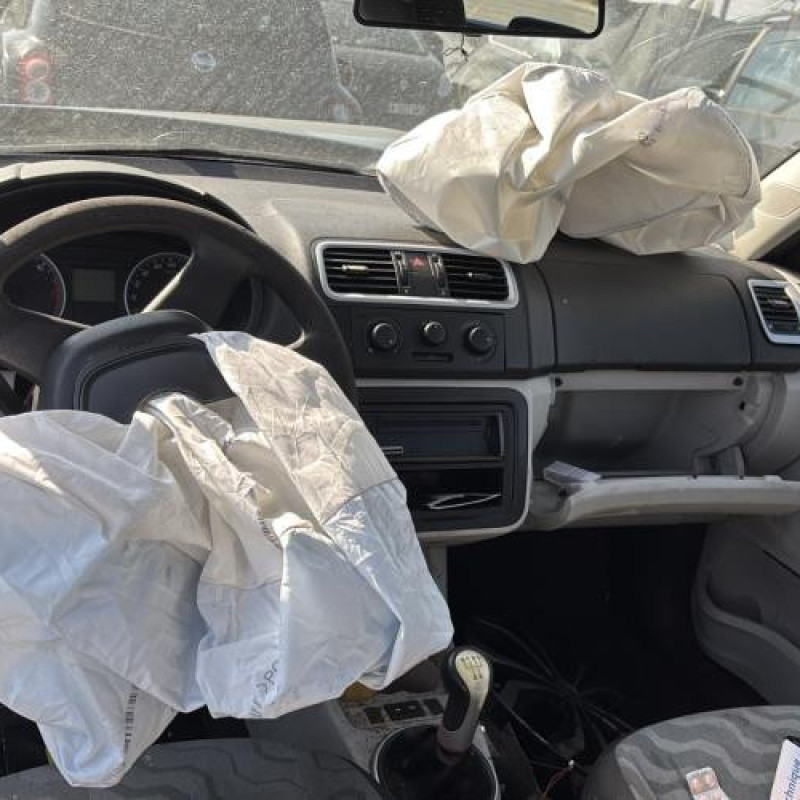 Vitre arriere droit SKODA FABIA 2 Photo n°18