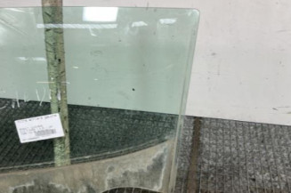 Vitre arriere gauche RENAULT CLIO 4