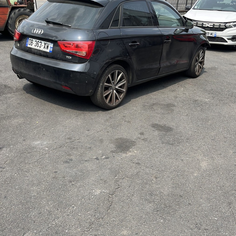 AUDI A1 1 SPORTBACK PHASE 1 1.6 TDI - 16V TURBO Photo n°3