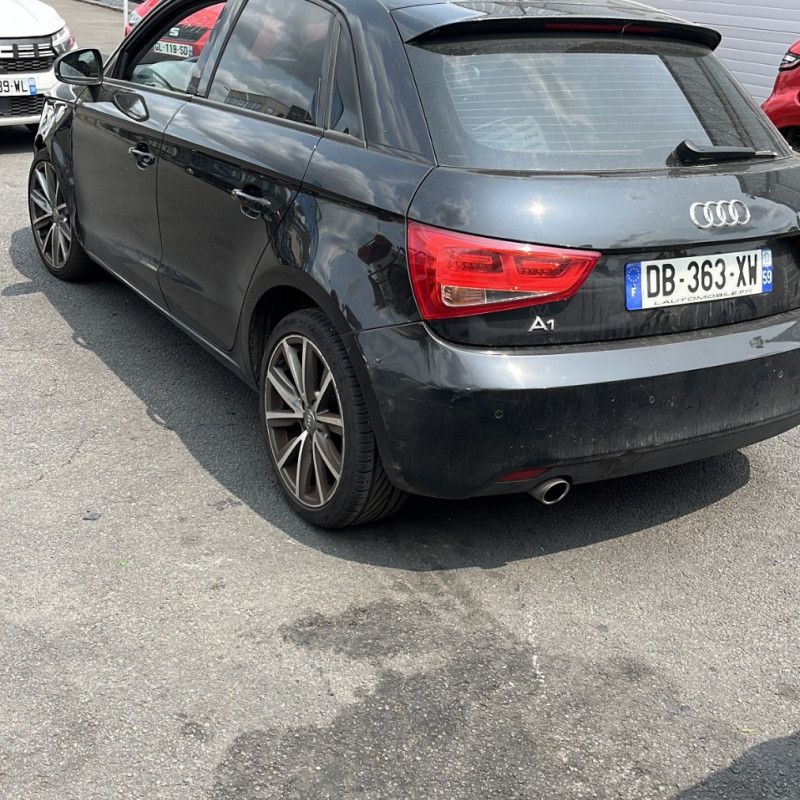 AUDI A1 1 SPORTBACK PHASE 1 1.6 TDI - 16V TURBO Photo n°4