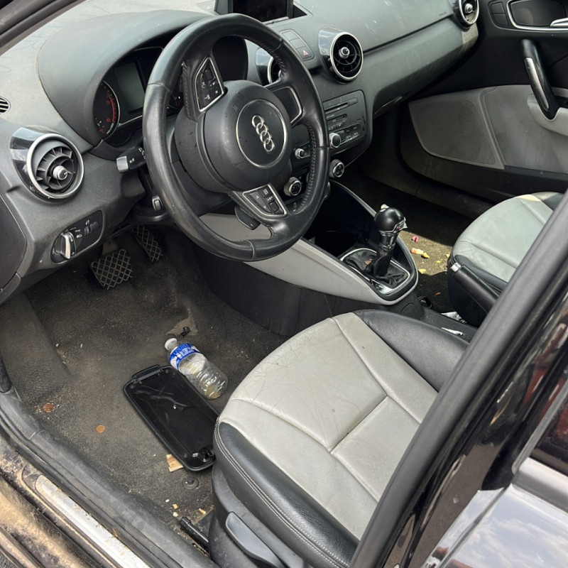 AUDI A1 1 SPORTBACK PHASE 1 1.6 TDI - 16V TURBO Photo n°5