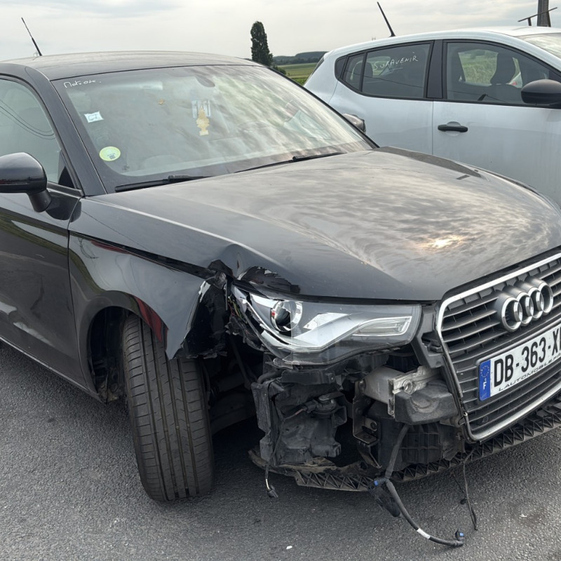 AUDI A1 1 SPORTBACK PHASE 1 1.6 TDI - 16V TURBO Photo n°12