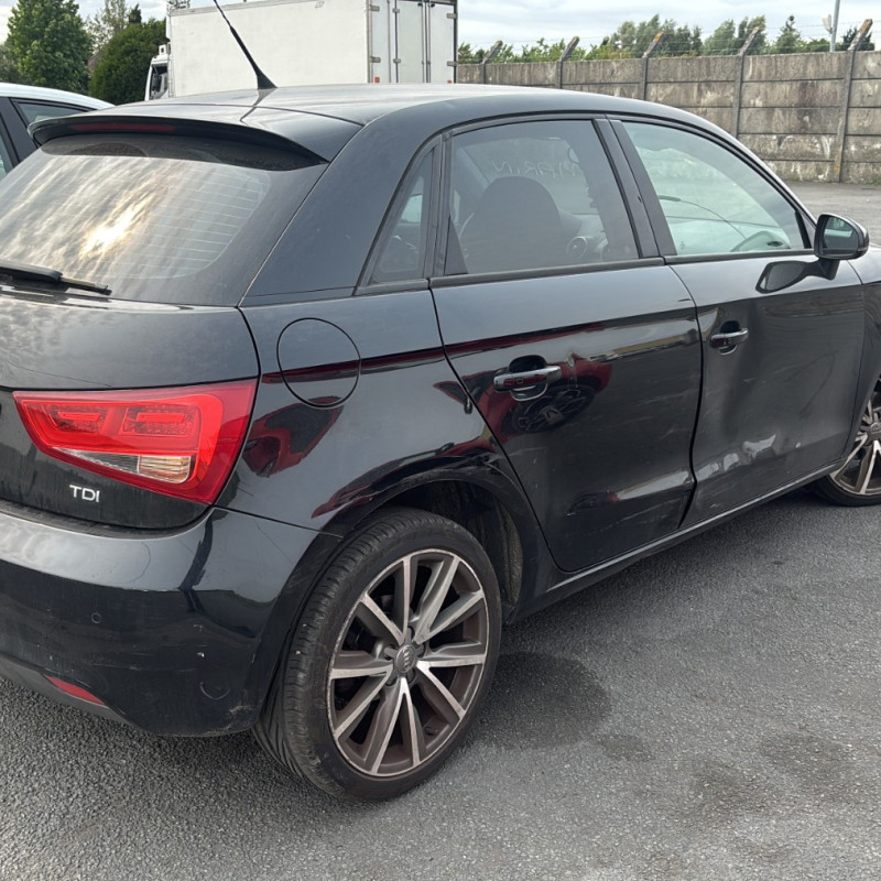AUDI A1 1 SPORTBACK PHASE 1 1.6 TDI - 16V TURBO Photo n°13