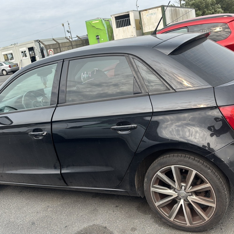 AUDI A1 1 SPORTBACK PHASE 1 1.6 TDI - 16V TURBO Photo n°16