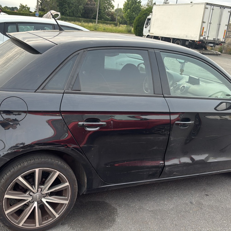 AUDI A1 1 SPORTBACK PHASE 1 1.6 TDI - 16V TURBO Photo n°17