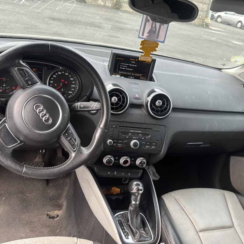 AUDI A1 1 SPORTBACK PHASE 1 1.6 TDI - 16V TURBO Photo n°22