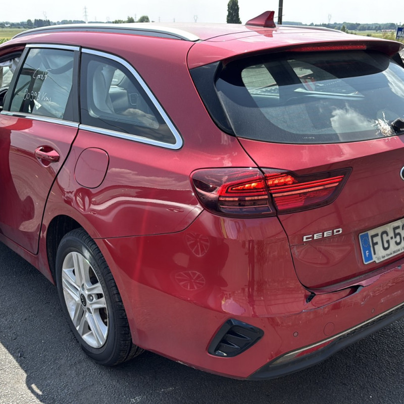 KIA CEE-D 3 SPORT WAGON PHASE 1 BREAK 1.4 GDI - 16V TURBO Photo n°15