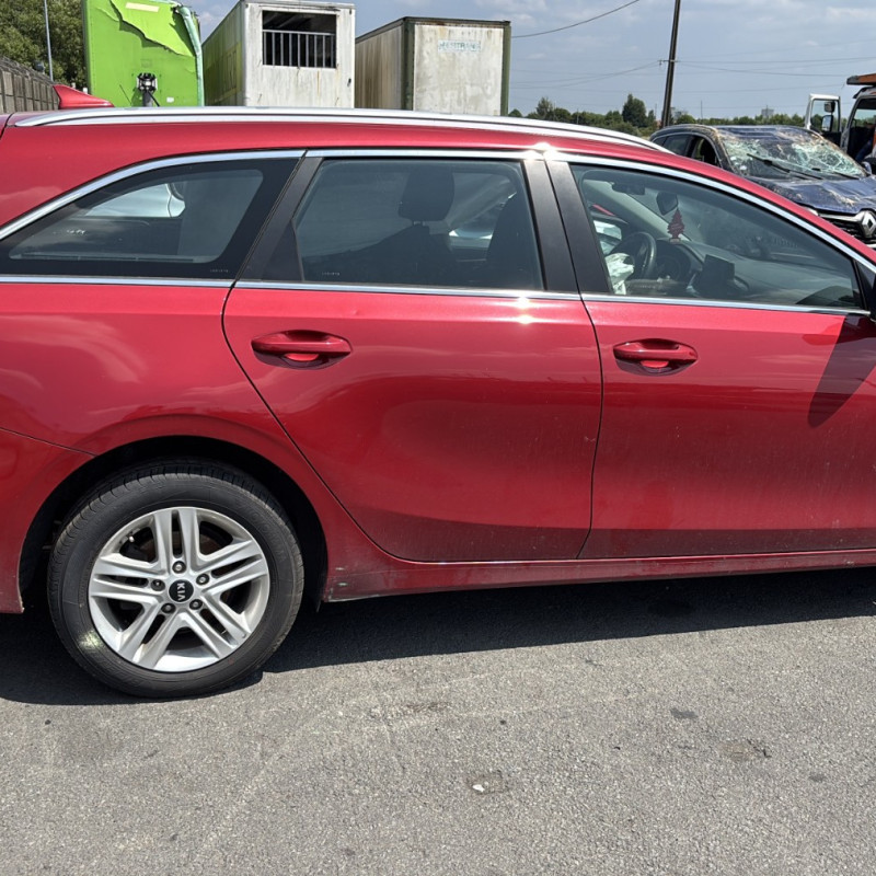 KIA CEE-D 3 SPORT WAGON PHASE 1 BREAK 1.4 GDI - 16V TURBO Photo n°18