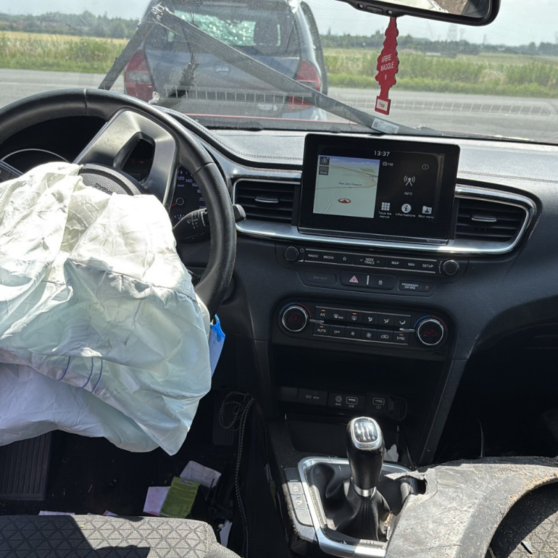 KIA CEE-D 3 SPORT WAGON PHASE 1 BREAK 1.4 GDI - 16V TURBO Photo n°24