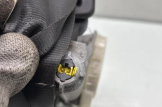 Pretensionneur de ceinture avant droit FORD FIESTA 6