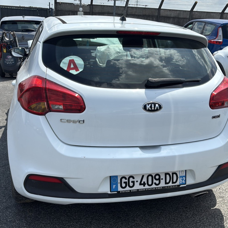 KIA CEE-D 2 PHASE 1 1.4 CRDI - 16V TURBO Photo n°5