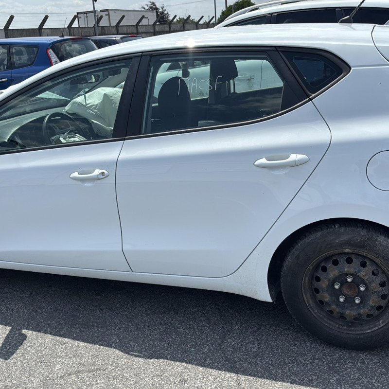 KIA CEE-D 2 PHASE 1 1.4 CRDI - 16V TURBO Photo n°6