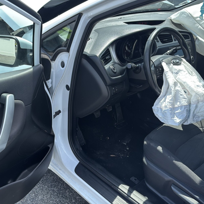 KIA CEE-D 2 PHASE 1 1.4 CRDI - 16V TURBO Photo n°10
