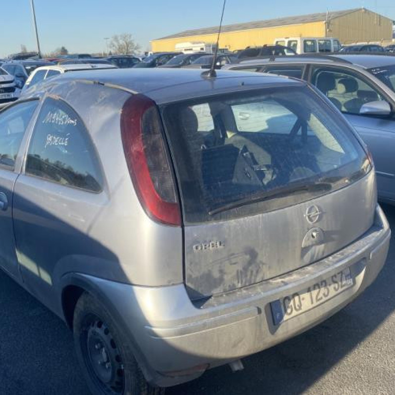 Feu arriere principal droit (feux) OPEL CORSA C Photo n°10