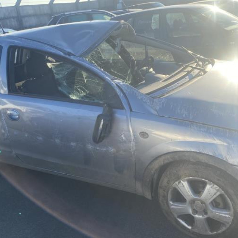 Feu arriere principal droit (feux) OPEL CORSA C Photo n°13
