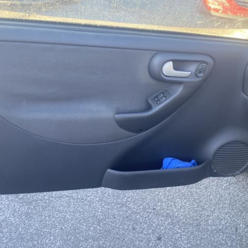 Feu arriere principal droit (feux) OPEL CORSA C Photo n°15
