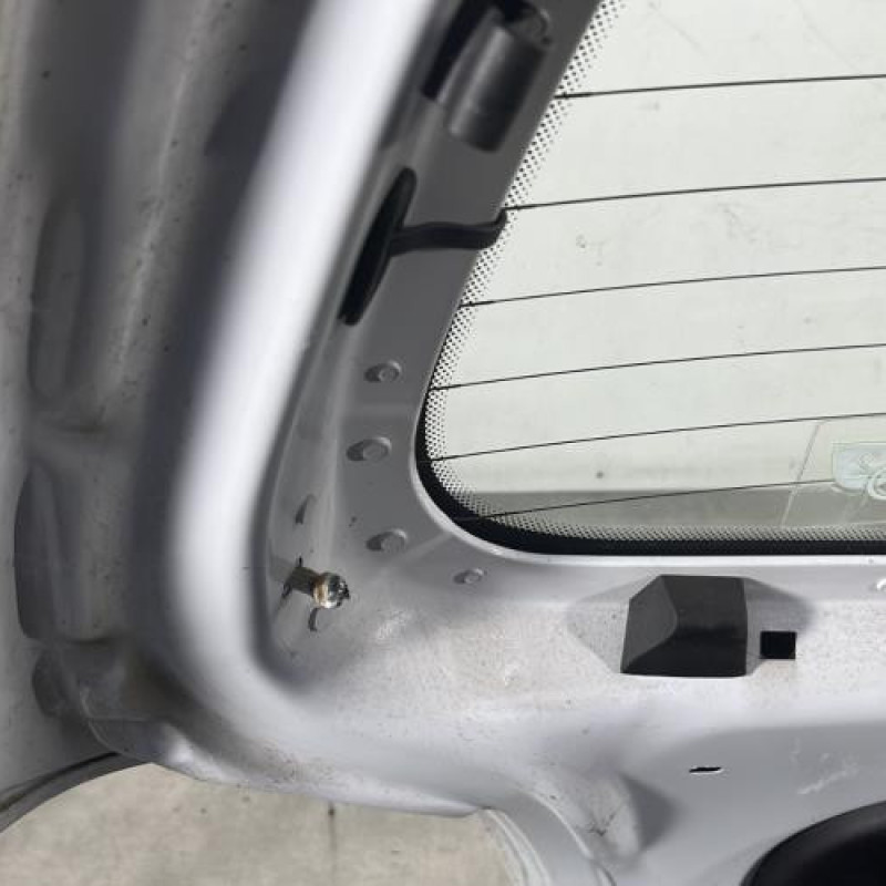 Malle/Hayon arriere RENAULT TWINGO 2 Photo n°12