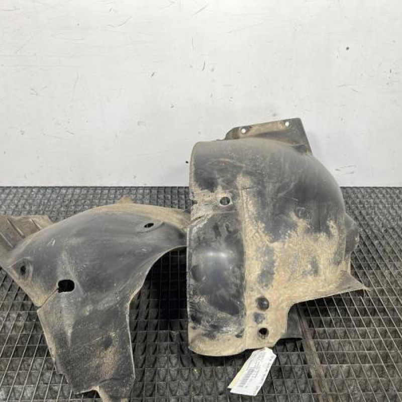 Pare boue avant gauche RENAULT CLIO 3 Photo n°1