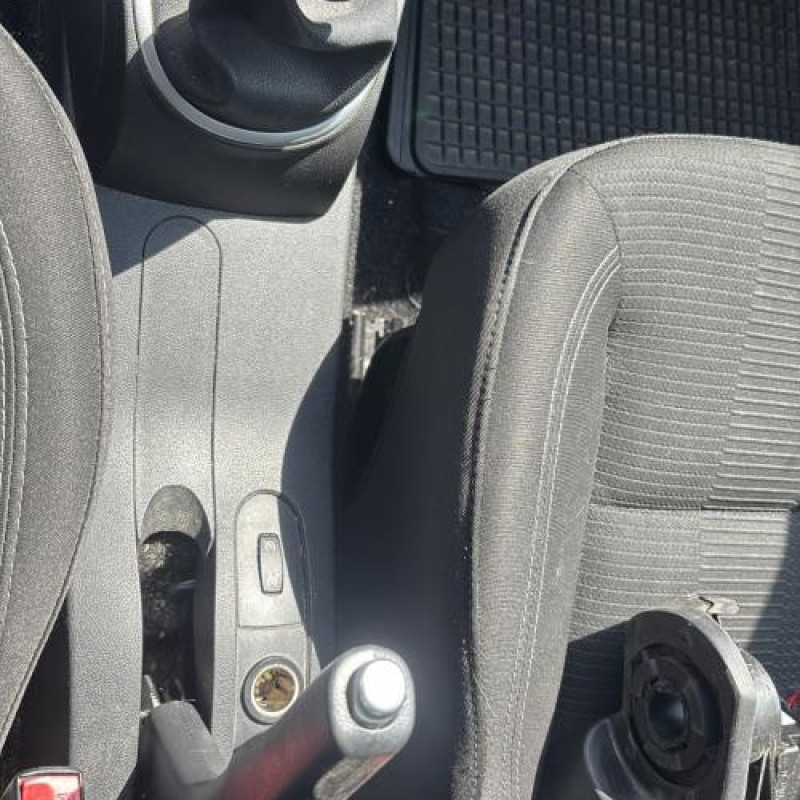 Pare boue avant gauche RENAULT CLIO 3 Photo n°19