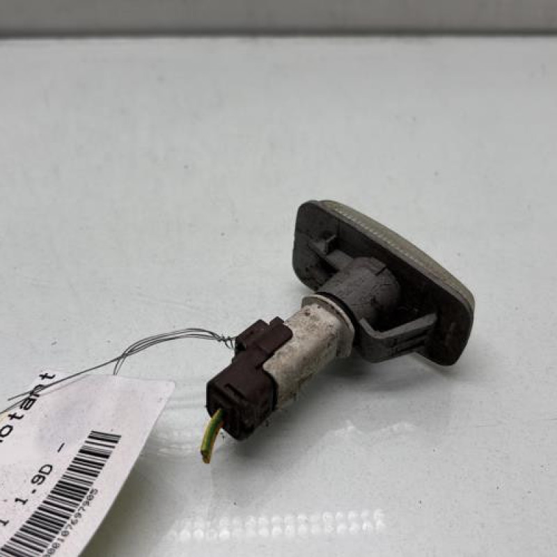 Repetiteur clignotant avant droit  (Feux) CITROEN BERLINGO 1 Photo n°3