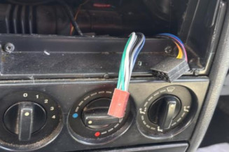 Arret de porte avant gauche CITROEN BERLINGO 1