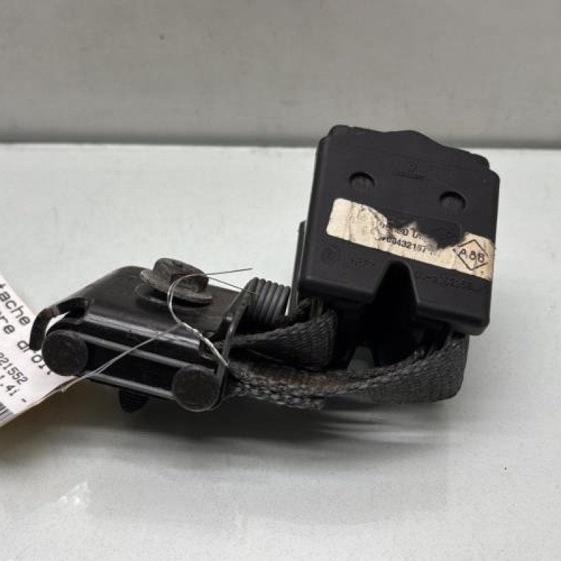 Attache ceinture arriere droit RENAULT CLIO 2 Photo n°2